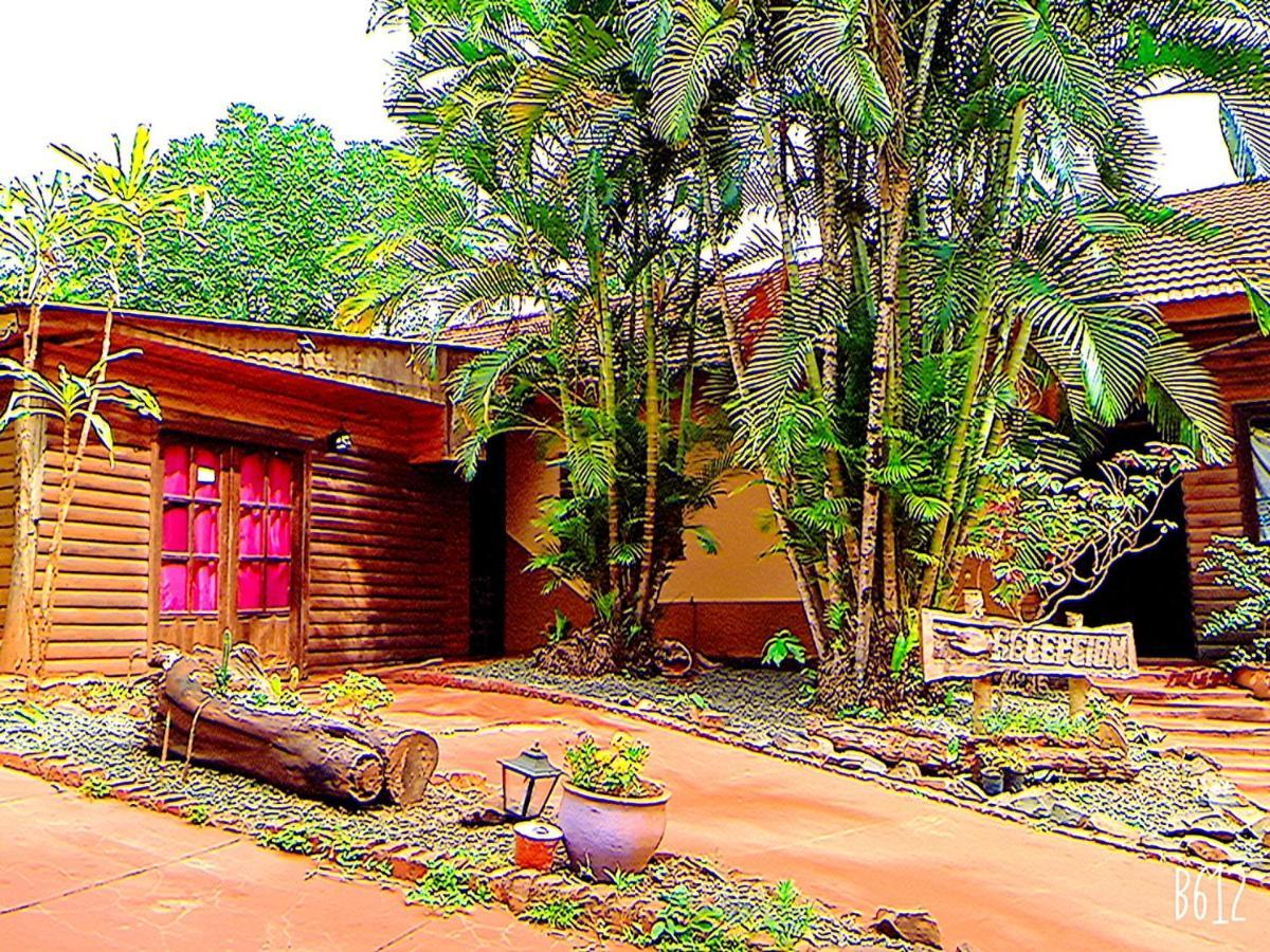Albergue Garden Stone Puerto Iguazú Exterior foto