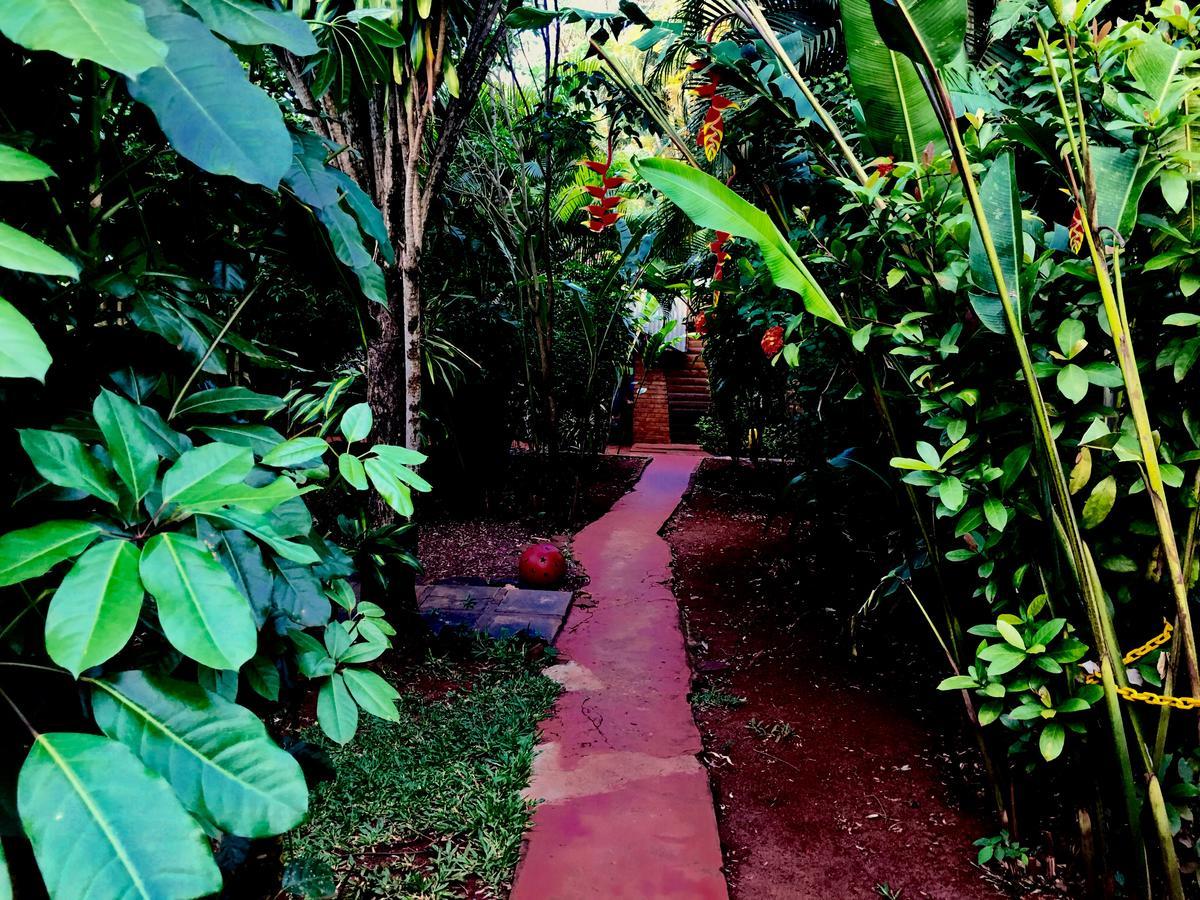 Albergue Garden Stone Puerto Iguazú Exterior foto